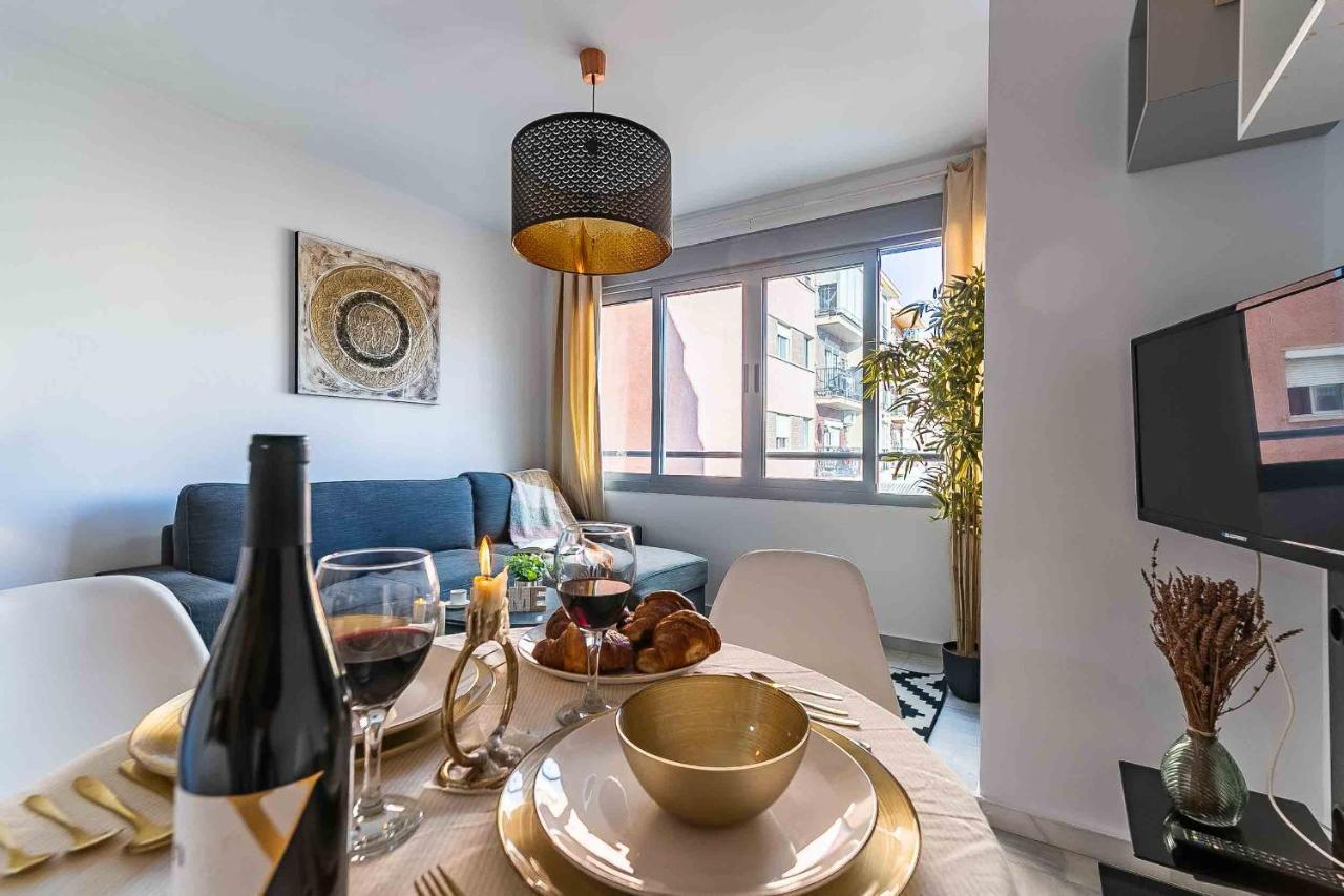 Carlos Haya Beautiful Apartment With Parking Malaga Exterior photo