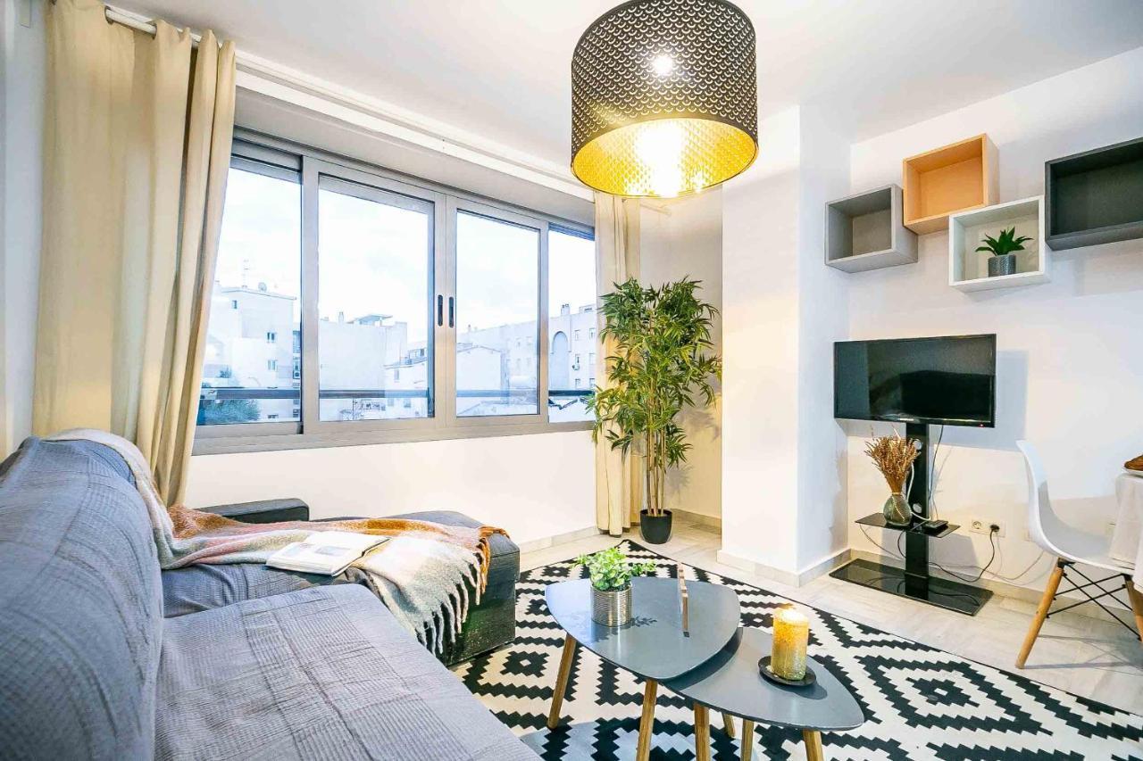 Carlos Haya Beautiful Apartment With Parking Malaga Exterior photo