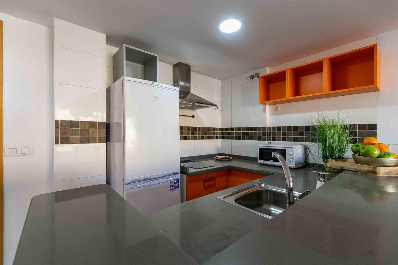 Carlos Haya Beautiful Apartment With Parking Malaga Exterior photo